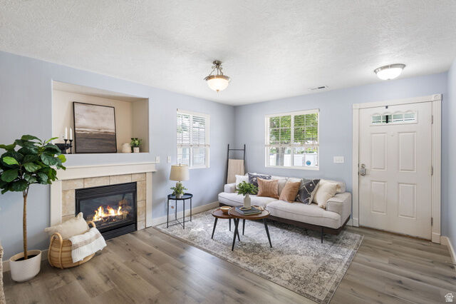 Property Photo: 435 E Park Oak Pl UT 84107