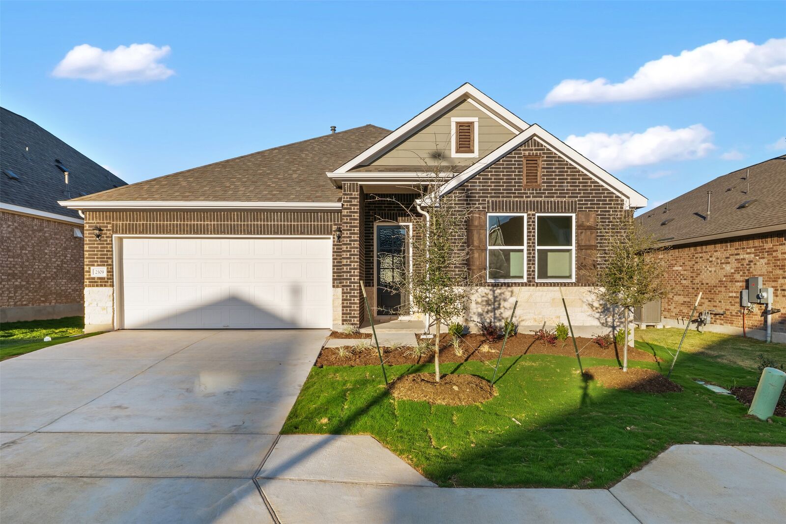 Property Photo:  533 Redding Way  TX 78633 