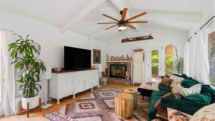Property Photo:  277 Railroad Avenue  CA 94973 