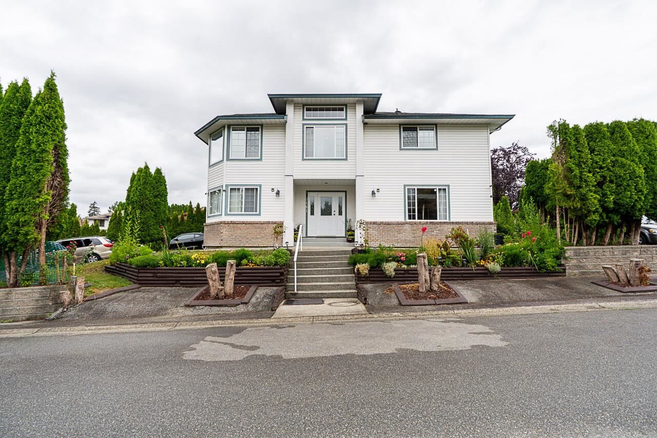 Property Photo: 23161 123A Avenue BC V2X 1X8