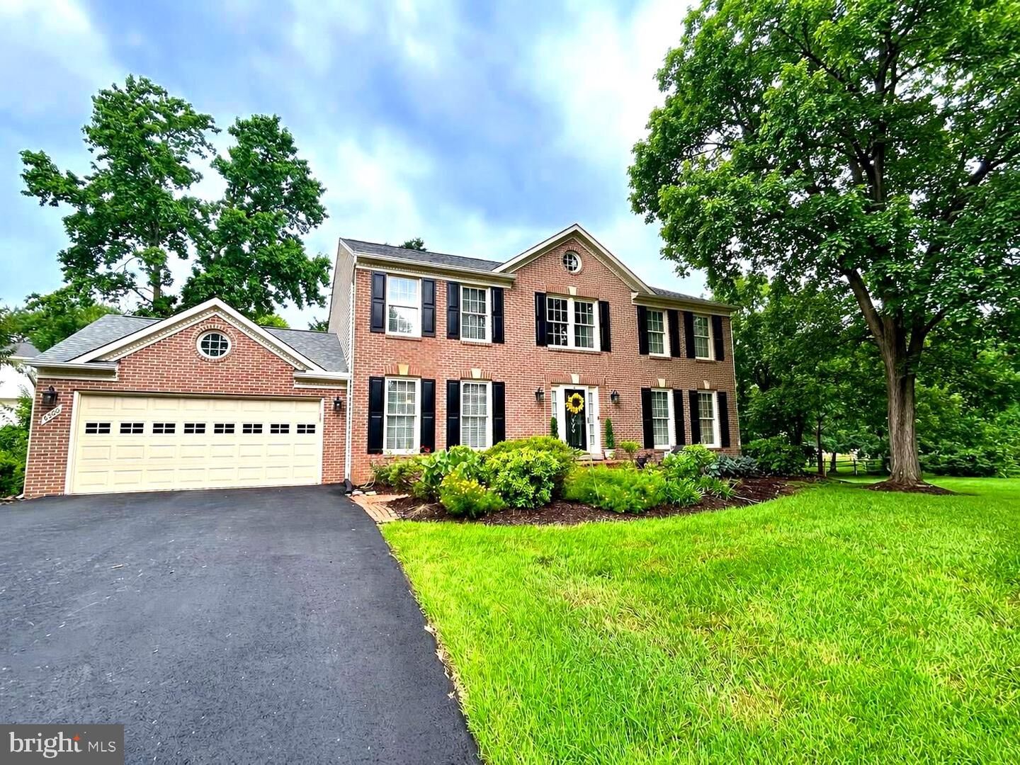 Property Photo:  6300 Lee Forest Path  VA 20120 