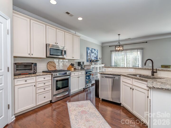 Property Photo: 5951 Carrollton Lane NC 28210