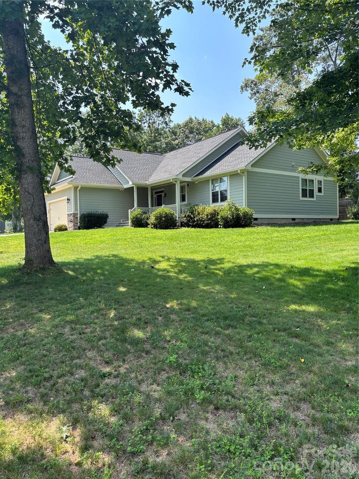 Property Photo:  14 Wood Path Lane  NC 28704 