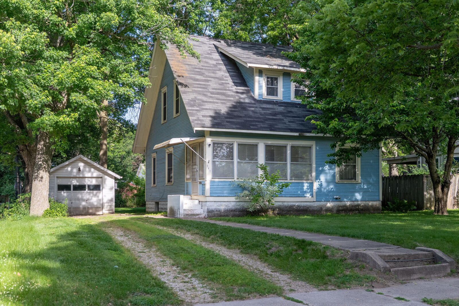 Property Photo: 219 N Russell Avenue IA 50010
