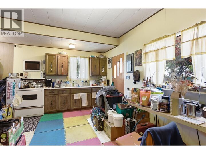 Property Photo:  252 6th Street  BC V0K 1A0 