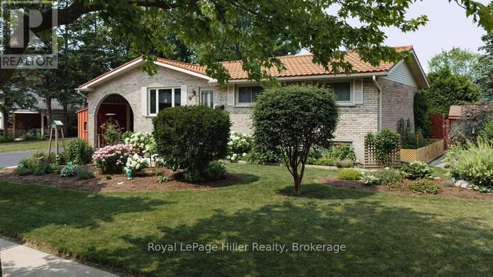 Property Photo: 58 Kemp Crescent ON N5A 5C3