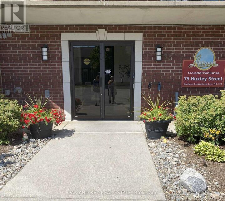 Property Photo:  75 Huxley Street 703  ON N6J 4W7 