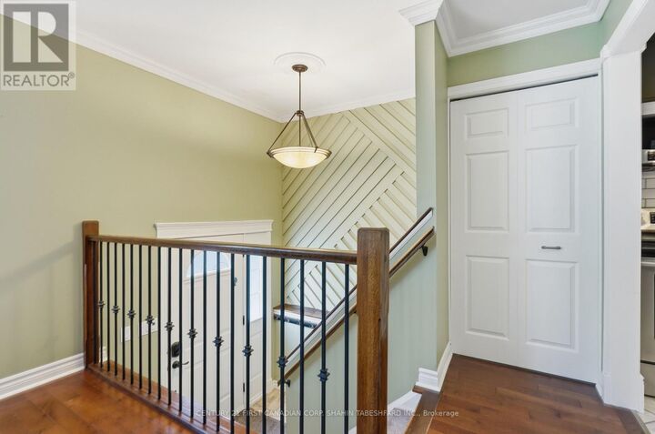 Property Photo: 252 Ardsley Crescent ON N6G 3W7