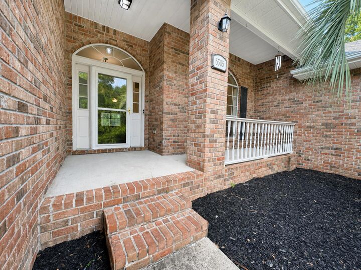 Property Photo: 6305 Havenmist Lane FL 32536