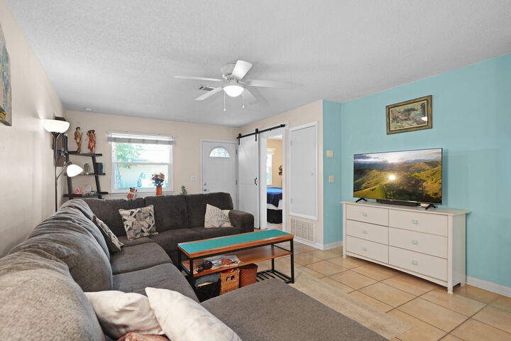 Property Photo: 34 Blenheim Lane Apt 14 FL 32459