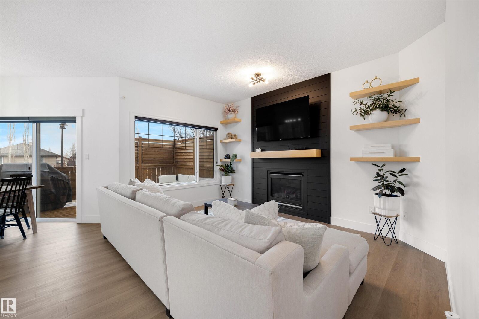 Property Photo: 1322 Malone Place NW AB T6R 0G6