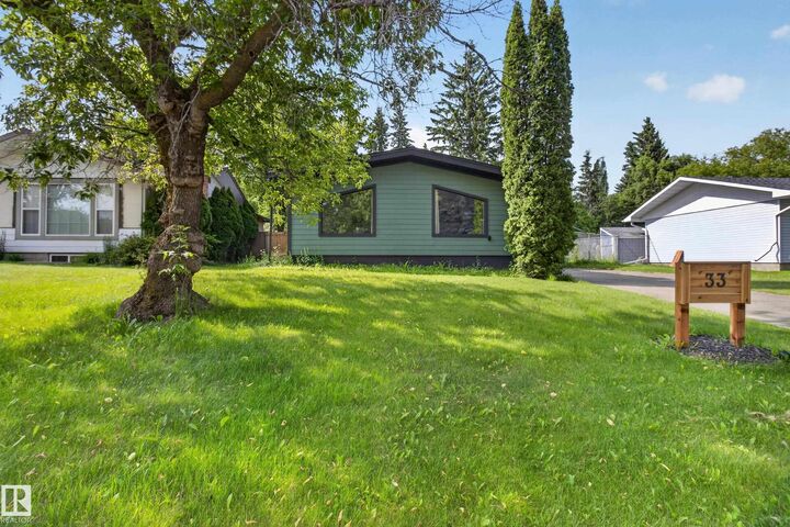 Property Photo: 33 Hazel Street AB T8H 1H7