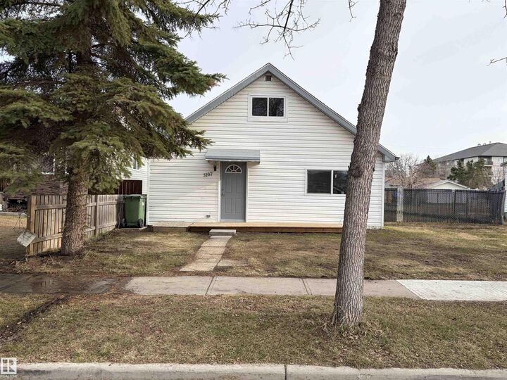 5107 52 Ave — photo 1