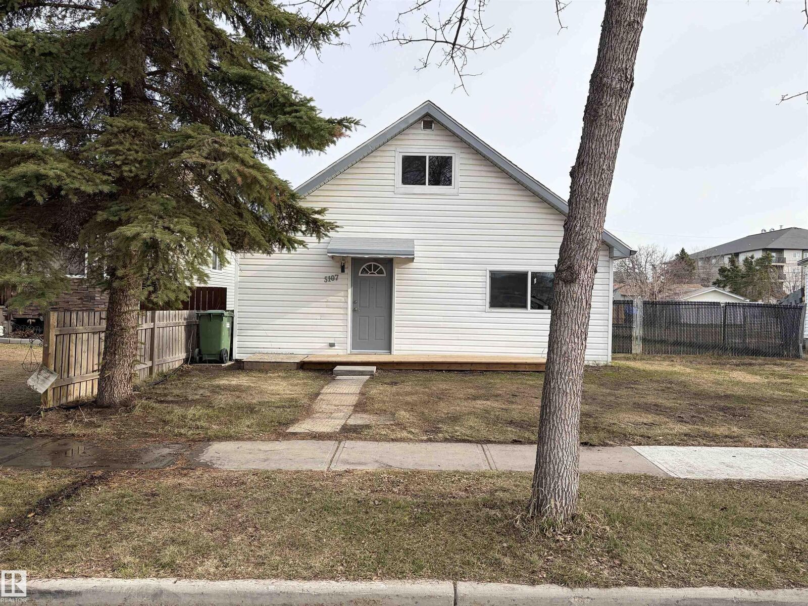 Property Photo: 5107 52 Ave AB T9N 2A6