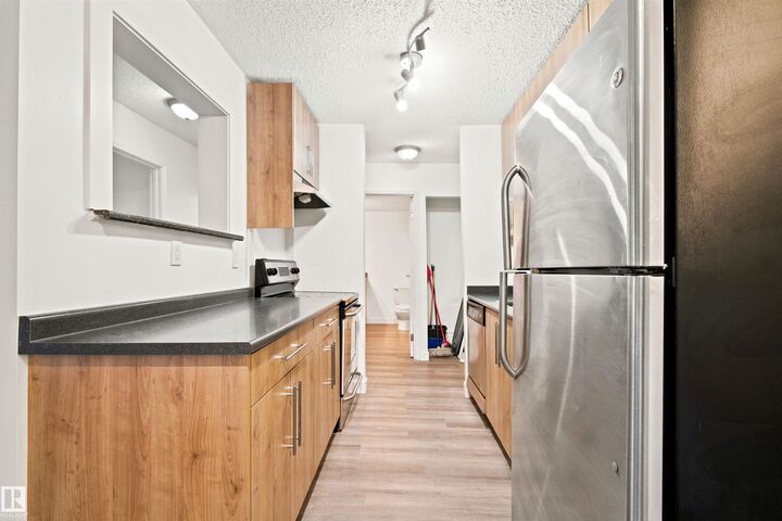 Property Photo:  10529 93 Street NW 112  AB T5H 1X6 
