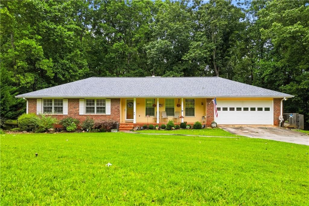 Property Photo:  233 Mountain Crest Drive  GA 30114 