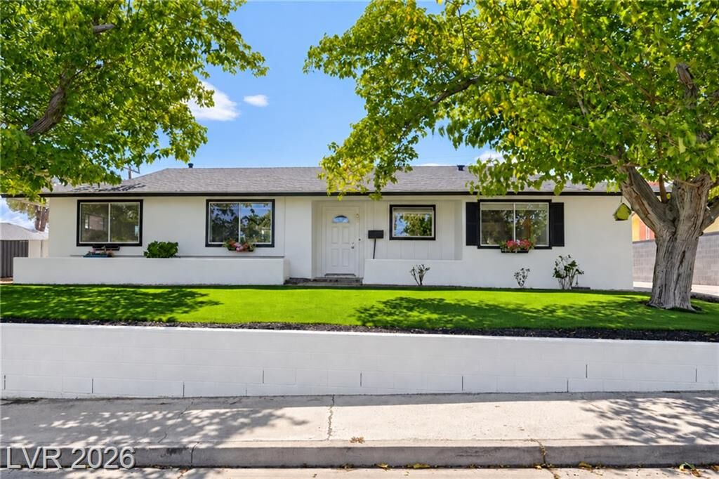 Property Photo: 608 Bryant Court NV 89005