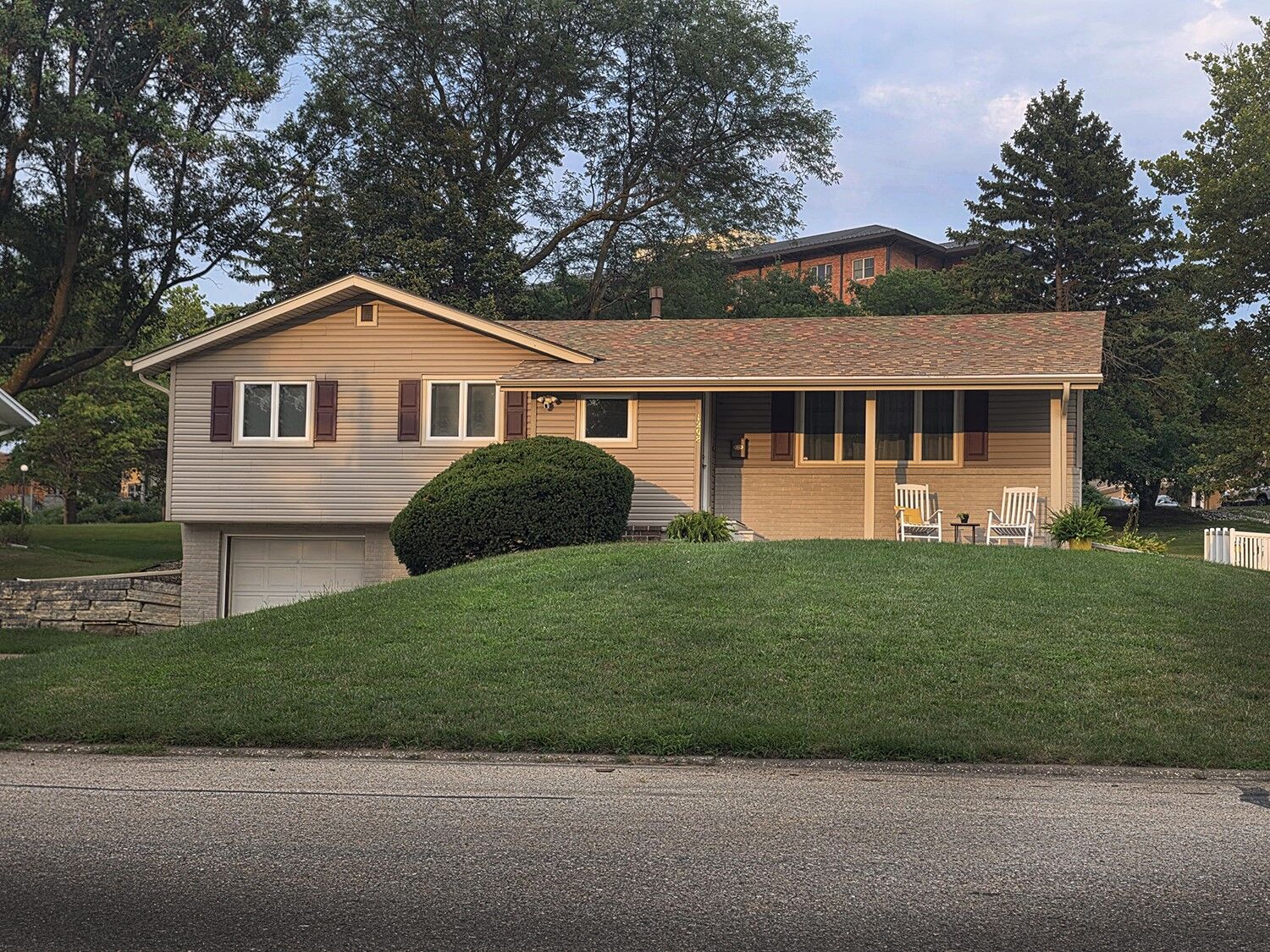 Property Photo: 1208 Roosevelt Drive IA 50022
