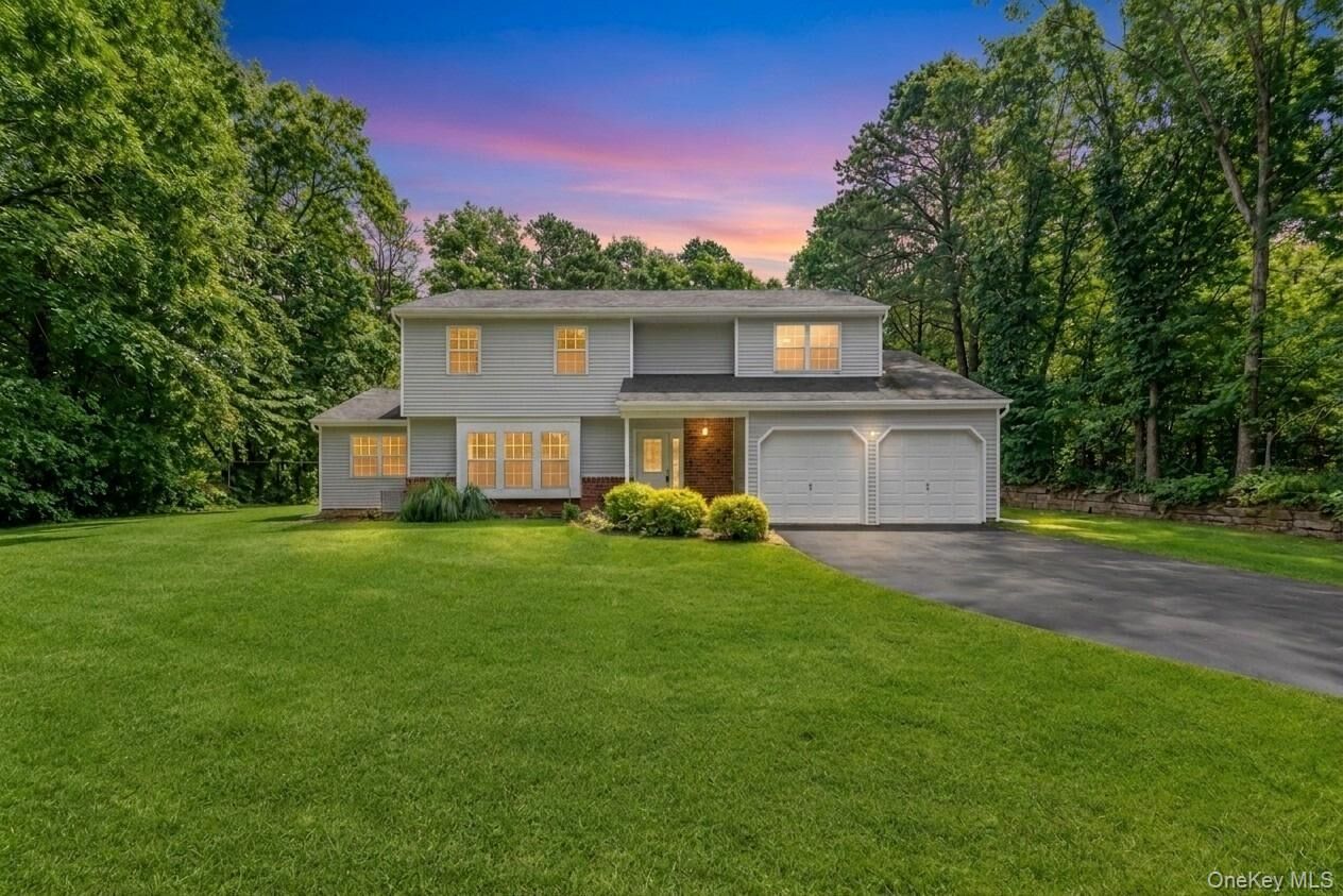 Property Photo:  11 Bates Lane  NY 11961 
