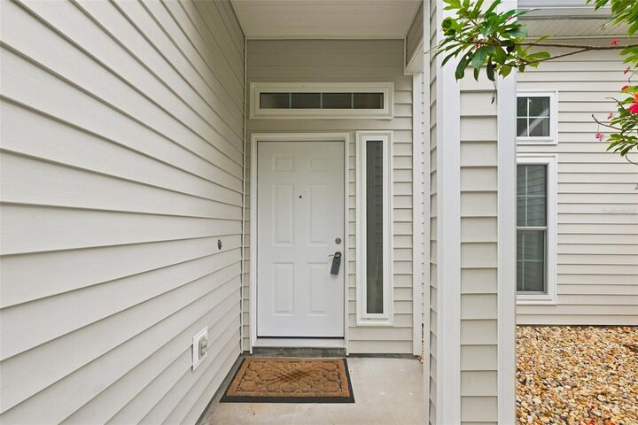 Property Photo: 1821 Lake Heron Drive FL 33549