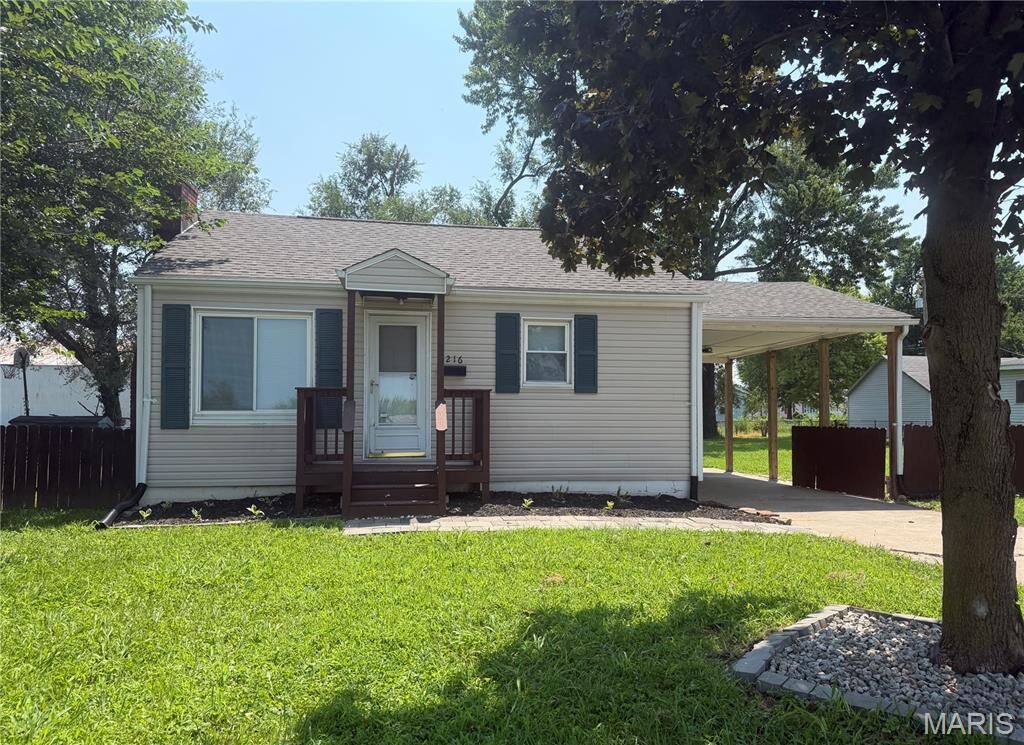 Property Photo:  4216 Nameoki Road  IL 62040 