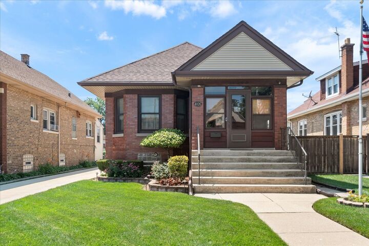 Property Photo:  4026 N Major Avenue  IL 60634 