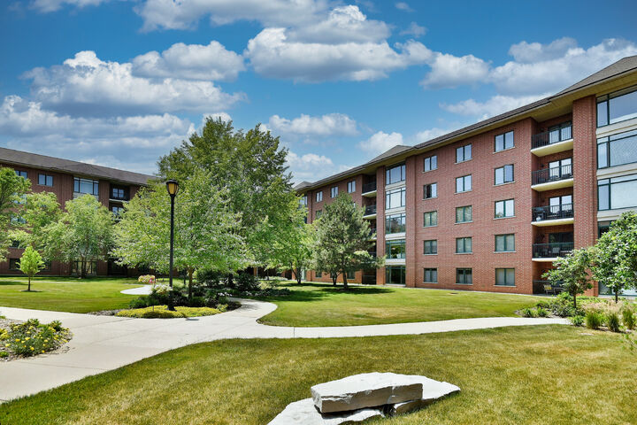 Property Photo:  865 E 22nd. Street 102  IL 60148 