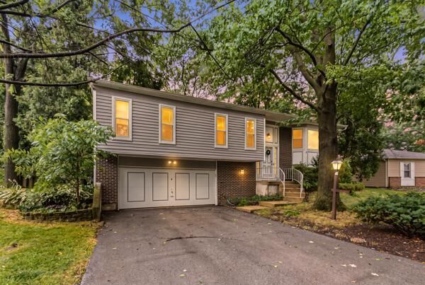 Property Photo:  143 Camelot Way  IL 60440 