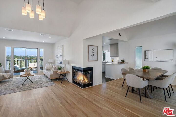 Property Photo: 11543 Sunshine Terrace CA 91604