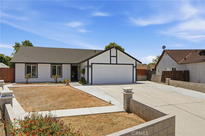 Property Photo:  2443 Tulip Court  CA 92545 