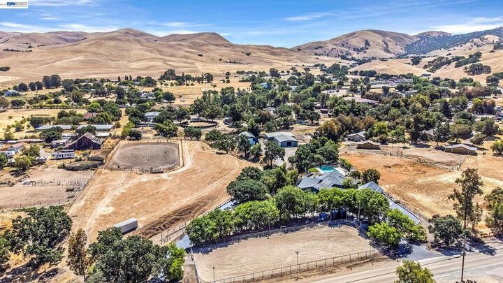 Property Photo:  10040 Tesla Rd  CA 94550 