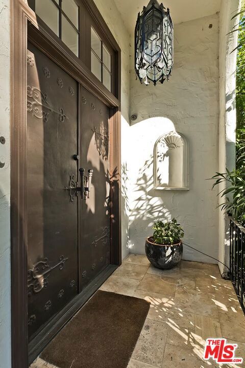 Property Photo: 2806 Nichols Canyon Road CA 90046