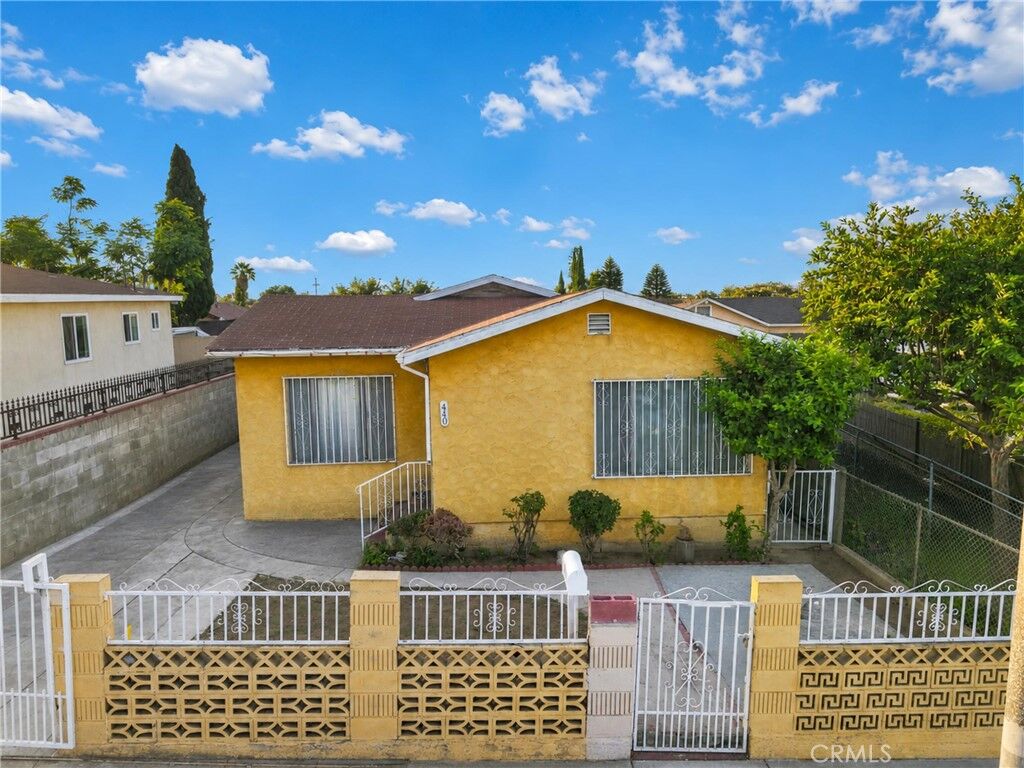 Property Photo:  440 N Ezra  CA 90063 