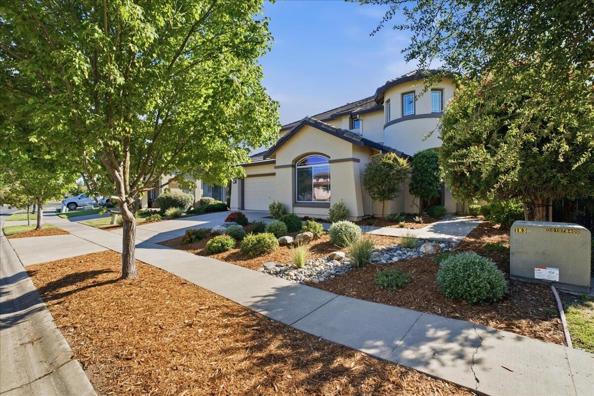 Property Photo: 5533 Dunlay Dr CA 95835