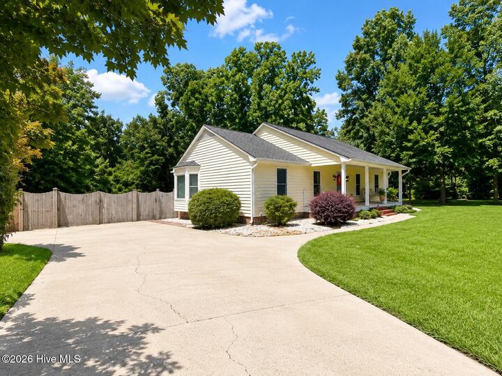 Property Photo:  306 Lafayette Street  NC 28411 