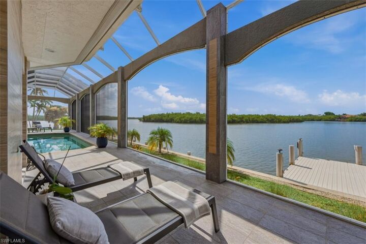Property Photo:  124 Stillwater Ct  FL 34145 