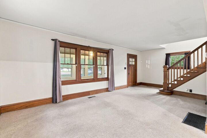 Property Photo: 1019 Sherburne Avenue MN 55104