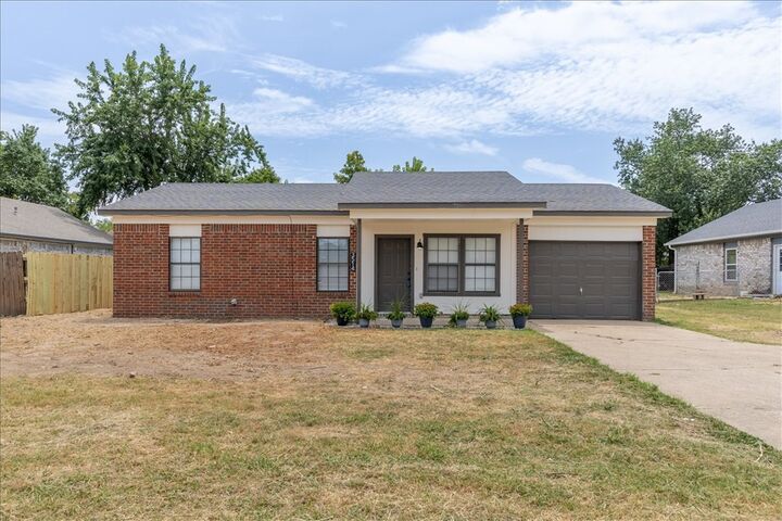Property Photo:  3514 W Olive Street  AR 72756 
