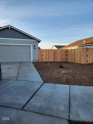 Property Photo:  339 NW Par Avenue  OR 97741 