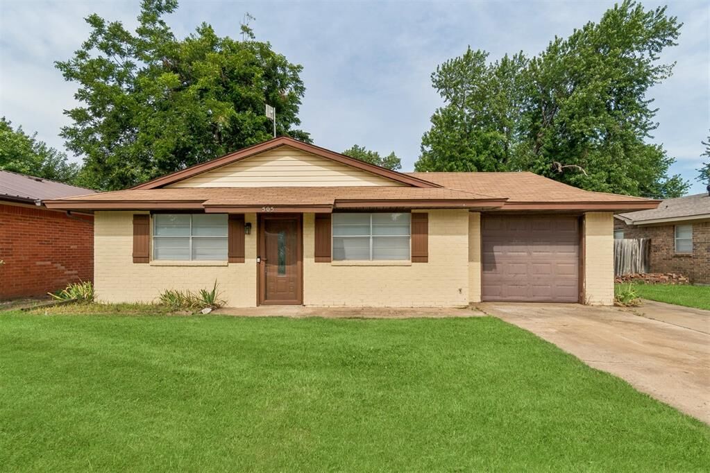 Property Photo:  505 N Buchanan Street  OK 73028 