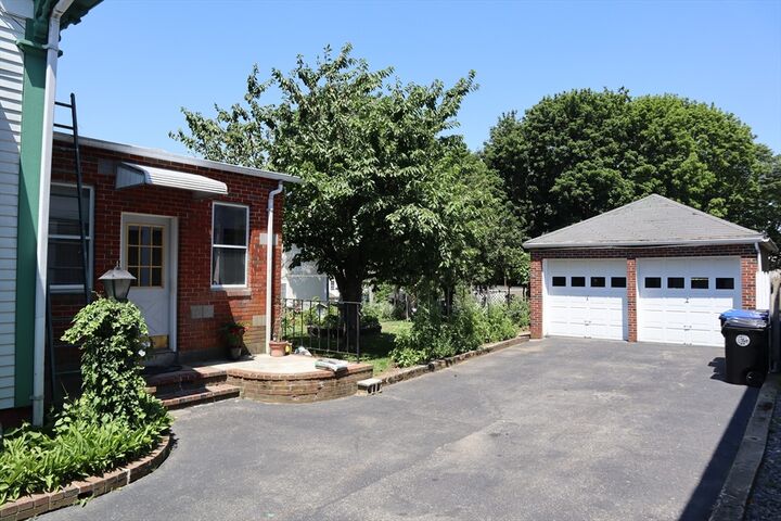Property Photo:  7-R W Dane St  MA 01915 