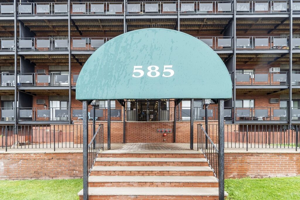 Property Photo:  585 Revere Beach Parkway 312  MA 02151 