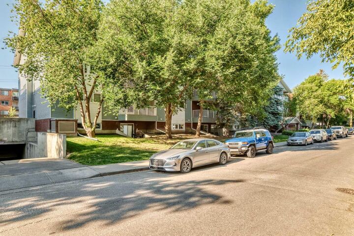Property Photo:  525 56 Avenue SW 110  AB T2V 4Z9 