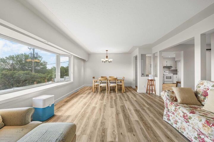 Property Photo: 35 Collingwood Place NW AB T2L 0R1