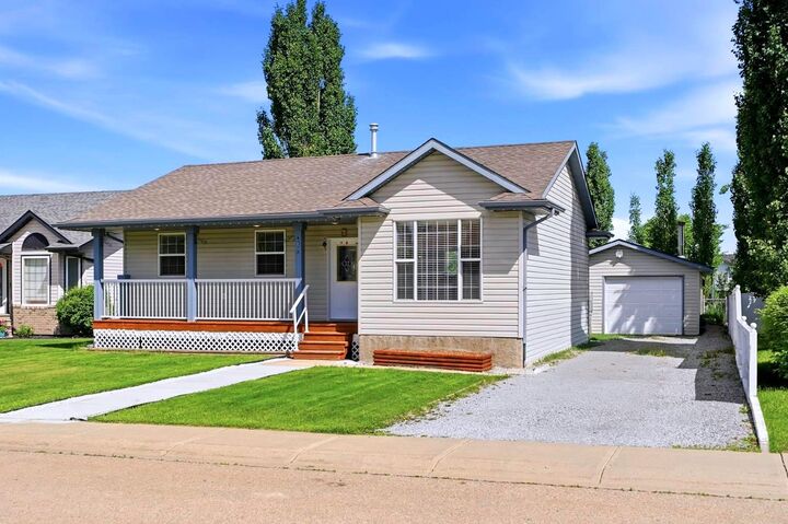 Property Photo: 4518 54A Avenue Crescent AB T4G 1X8
