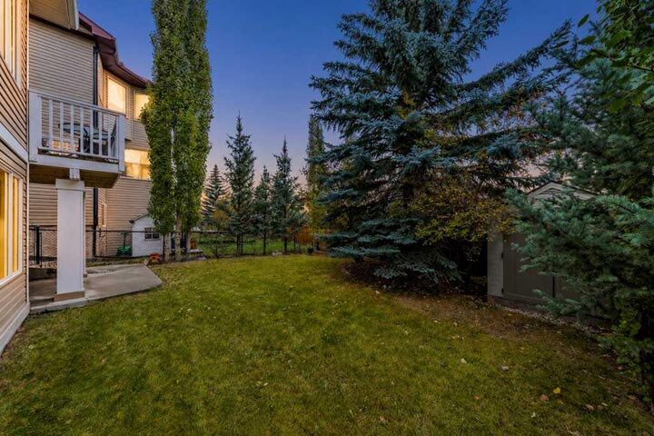 Property Photo: 40 Cougar Ridge Heights SW AB T3H 4X5