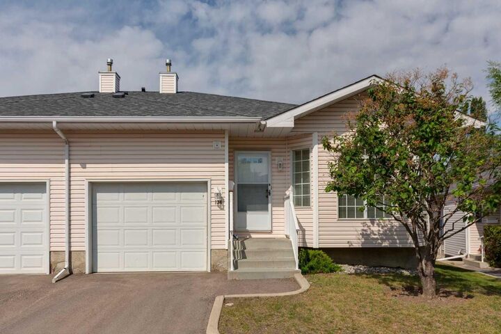 Property Photo:  134 Hawkstone Manor NW  AB T3G 3X2 