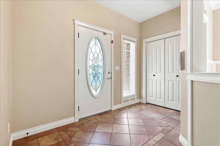 Property Photo:  9335 Lakeshore Court  AB T8X 1S4 