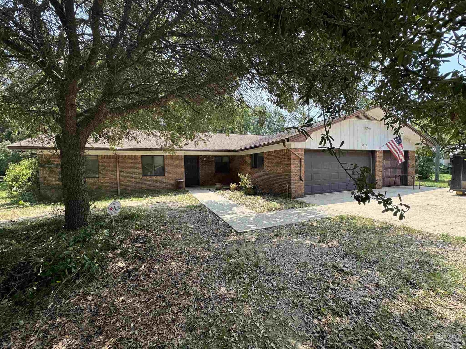 Property Photo: 9670 Cove Ave FL 32534