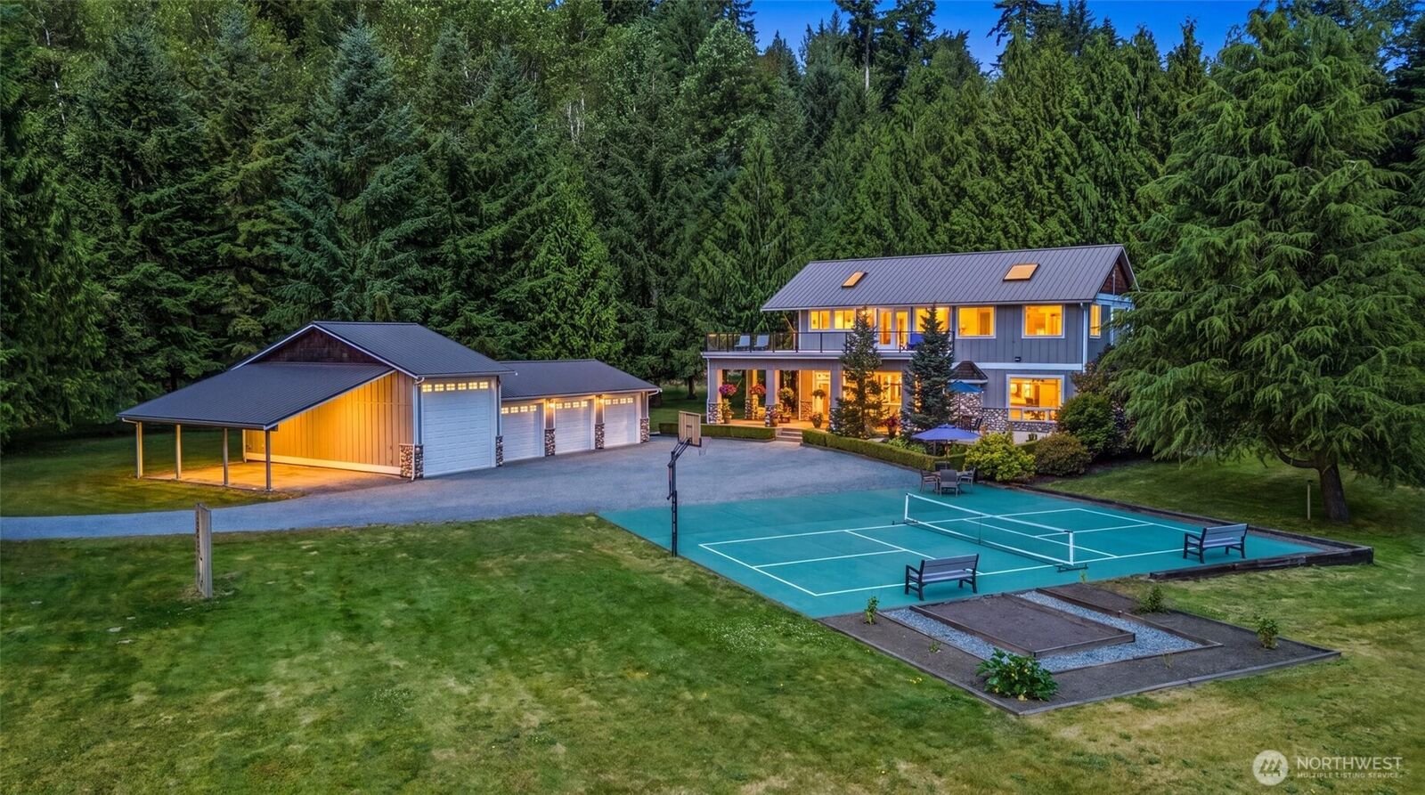 Property Photo:  2109  Russell Road  WA 98290 